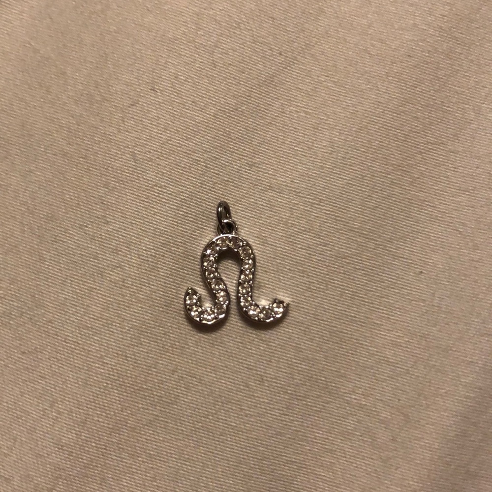 Sterling silver Leo ♌️ pendant